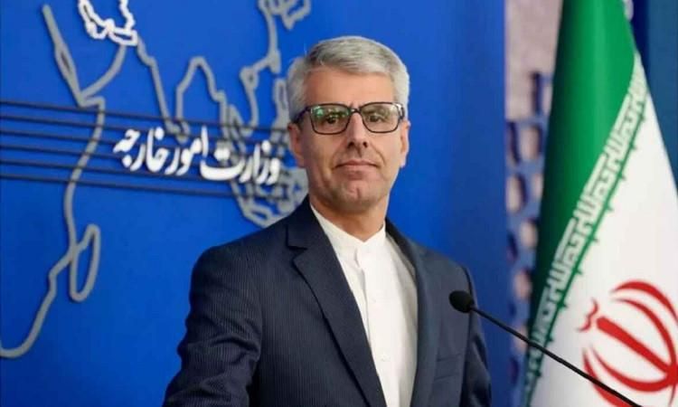 إيران تجدد التزامها بالدبلوماسية قبل جولة جديدة من المحادثات مع واشنطن