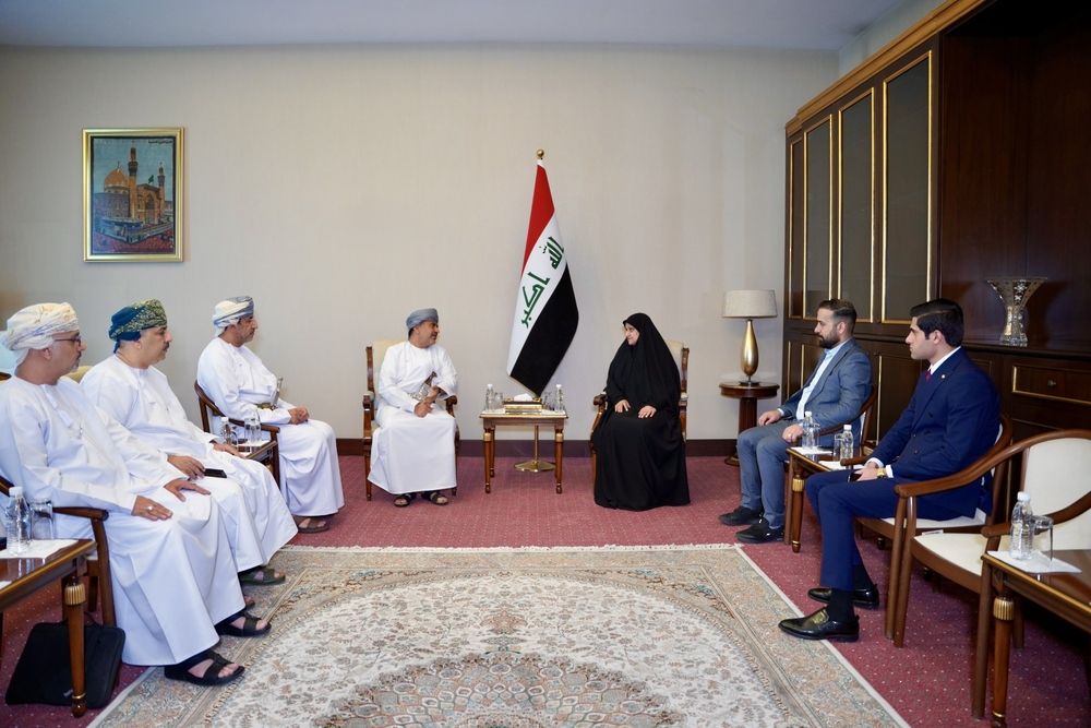 سلطنة عُمان والعراق تبحثان تعزيز التعاون في مجال الاتصالات