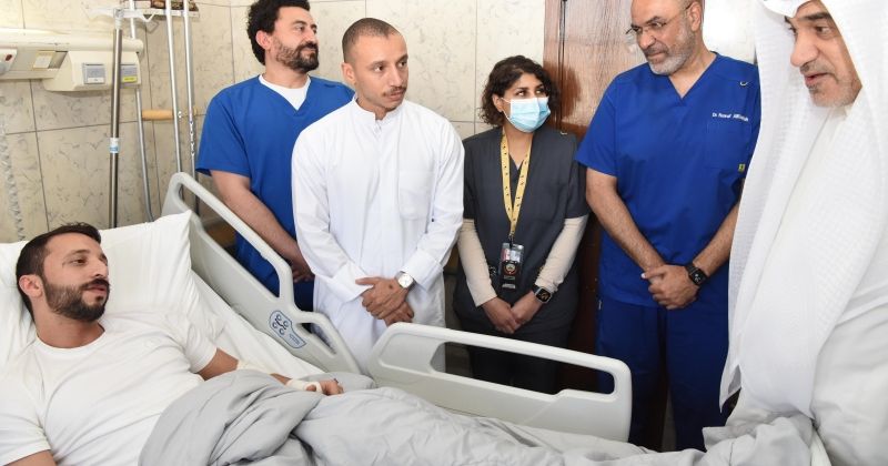 رئيس مجلس الوزراء بالإنابة يزور رجل الأمن المصاب في حادثة الدهس المتعمد