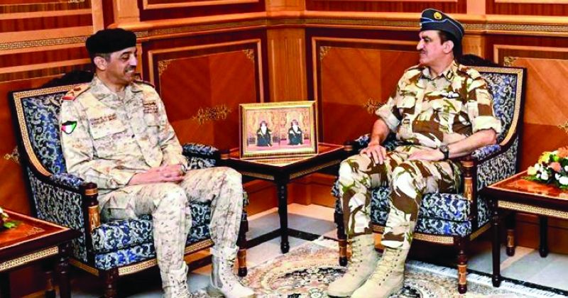 اللواء الشريعان خلال اللقاء مع اللواء الغافري