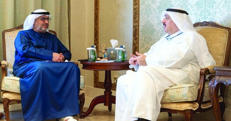 وزير الصحة مُستقبلاً السفير الإماراتي