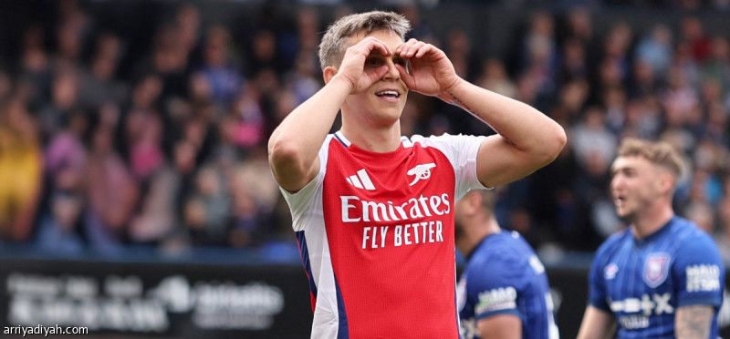 أرسنال يؤجل تتويج ليفربول برباعية إيبسويتش