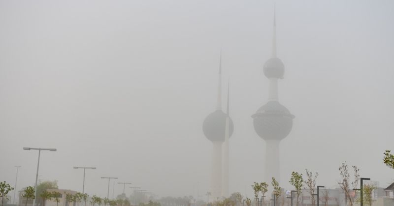 «الأرصاد»: أمطارمتفرقة وغبار