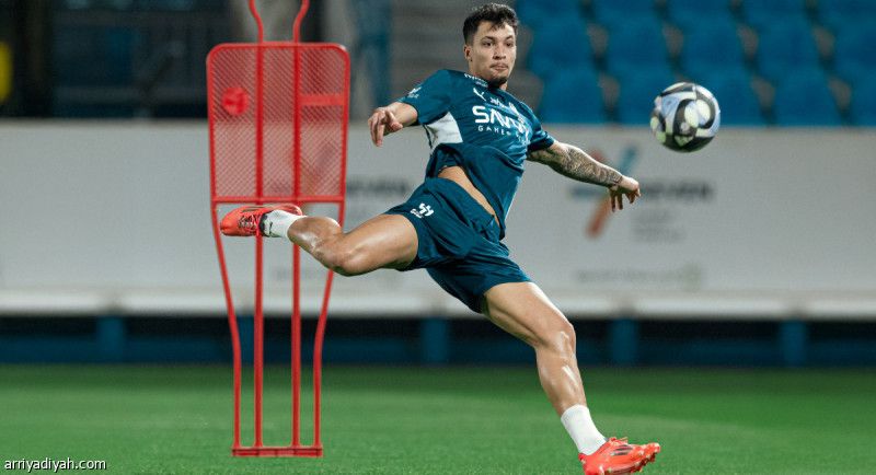 بقرار فني.. جيسوس يستبعد كوليبالي وليوناردو أمام الشباب