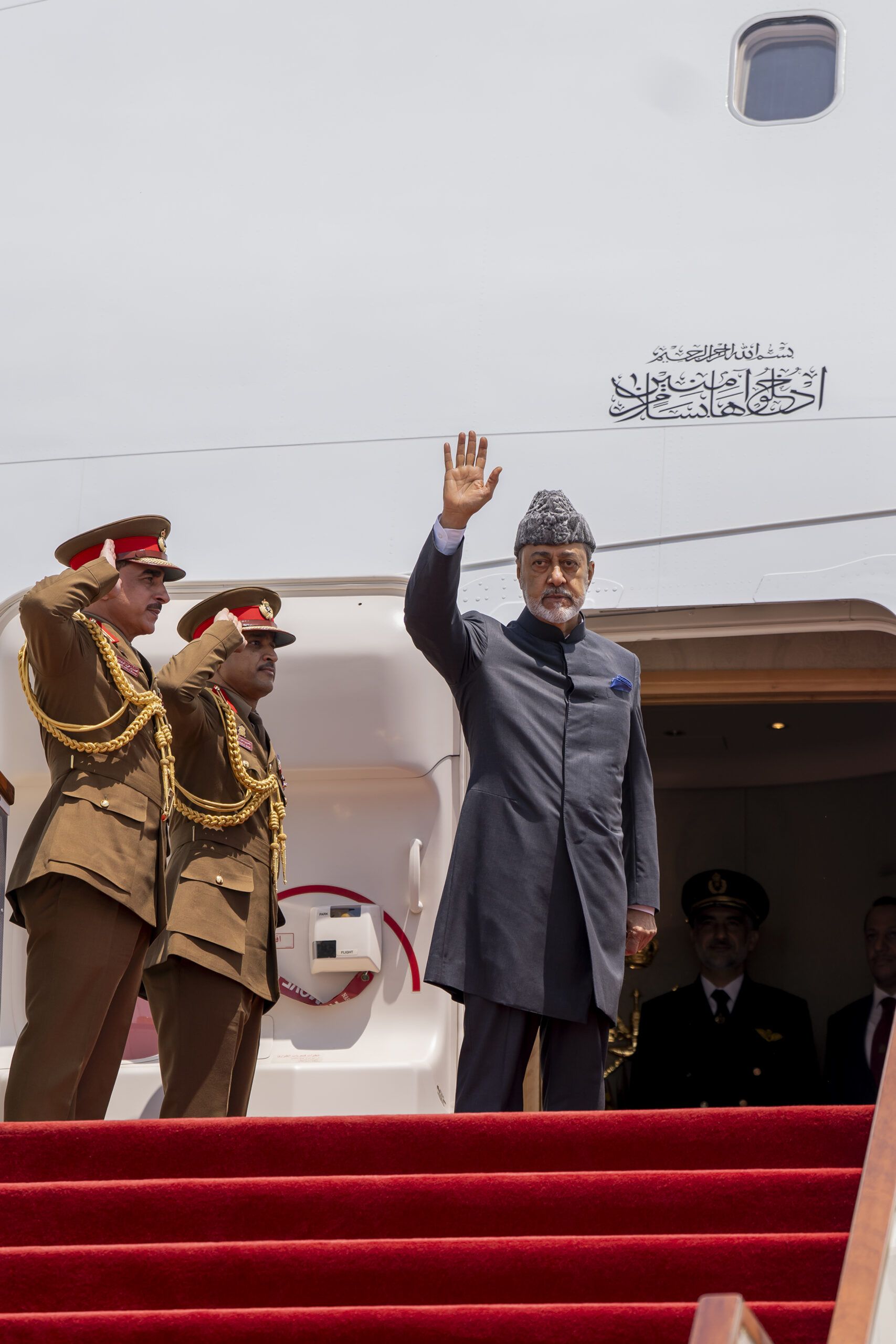 مراسم استقبال رسمية لجلالة السلطان في مطار فنوكوفو بموسكو