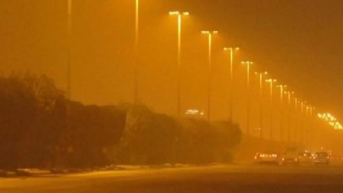 العاصفة الترابية تواصل اجتياح السعودية والأرصاد يحذر هذه المنطقة من انعدام الرؤية اليوم بشكل كامل