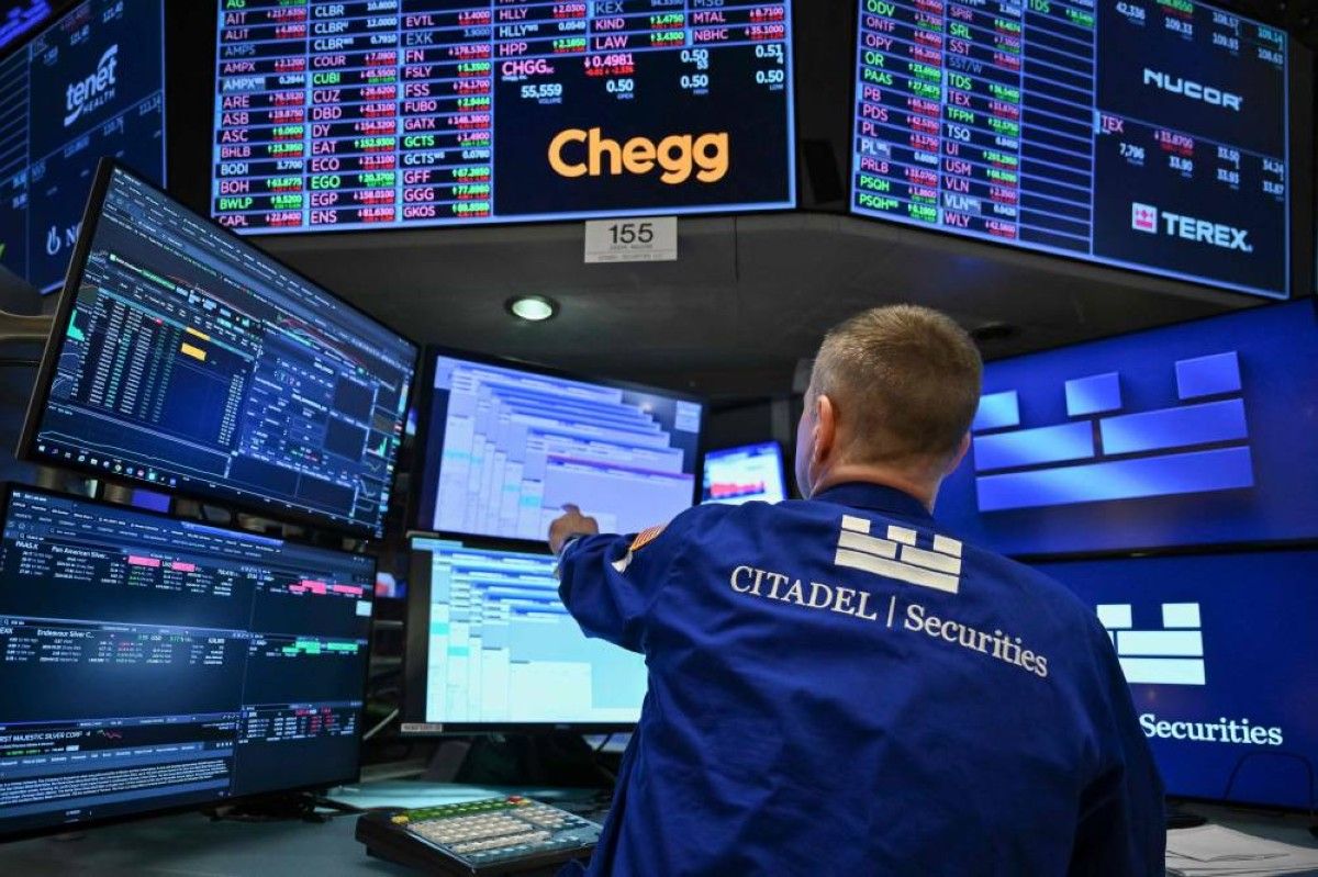 المستثمرون يبيعون كل ما هو أمريكي