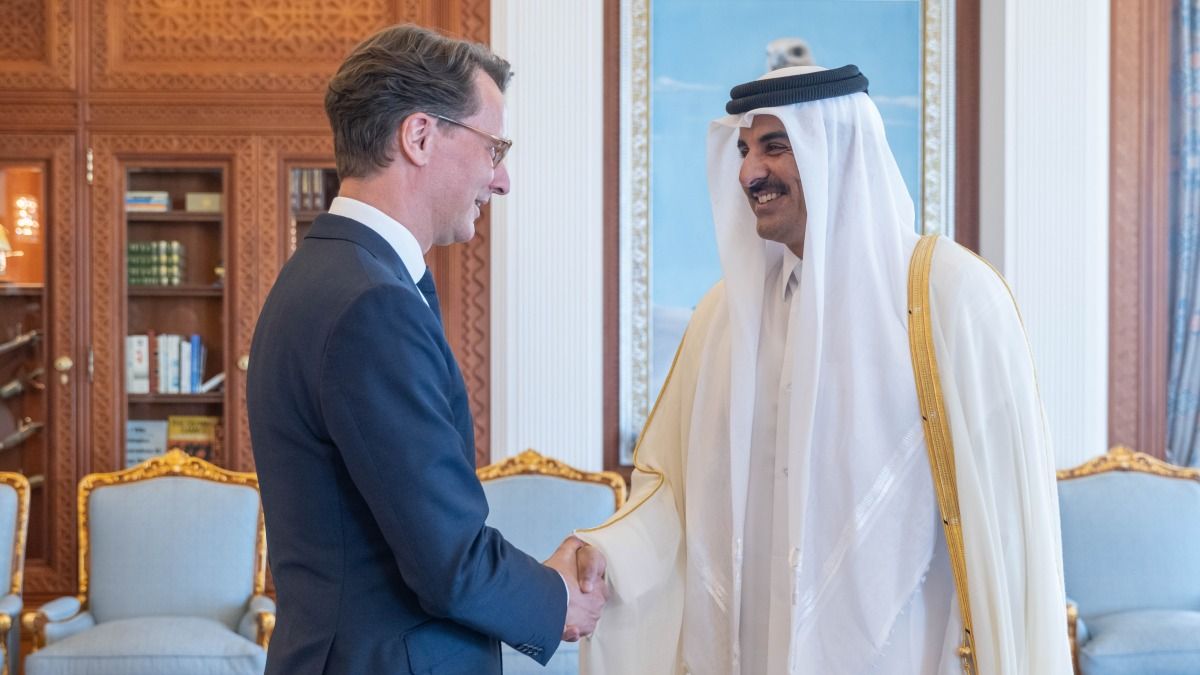 سمو الأمير يستقبل رئيس وزراء ولاية شمال الراين - ويستفاليا الألمانية