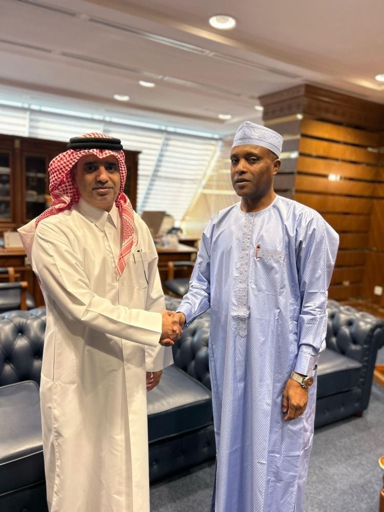 وزير الشؤون الخارجية التشادي يجتمع مع سفير دولة قطر