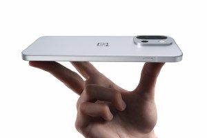 OnePlus 13T يأتي رسميًا بمعالج قوي وبطارية عملاقة مع سعر منخفض