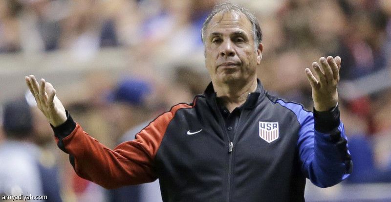 أرينا ينتقد قرار بوكيتينو