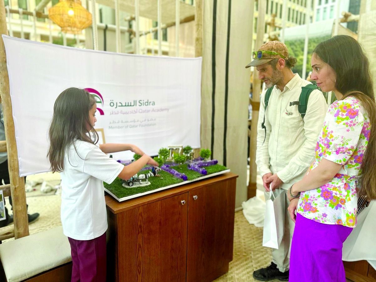 طلاب مؤسسة قطر يعززون الوعي البيئي في قمة «إرثنا»