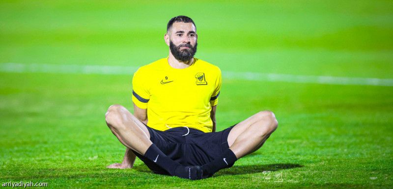 الصيف.. يحدد مصير بنزيما