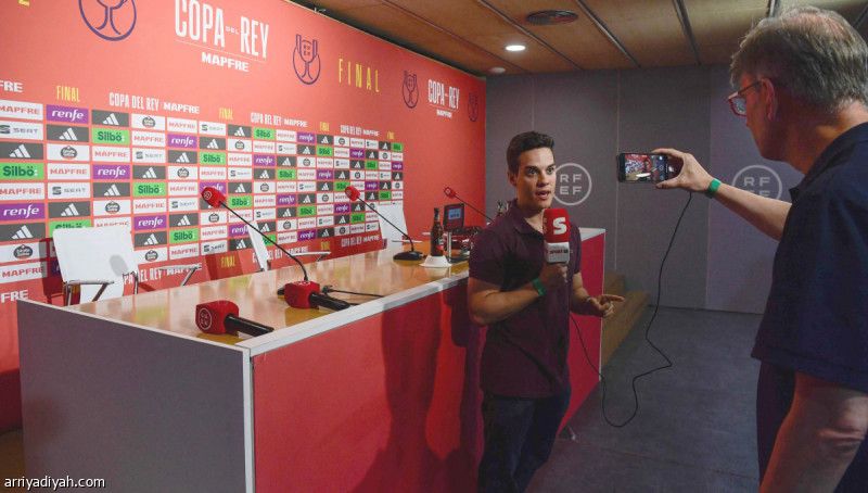 بسبب تصريحات الحكم.. الريال يقاطع التدريب والمؤتمر والعشاء