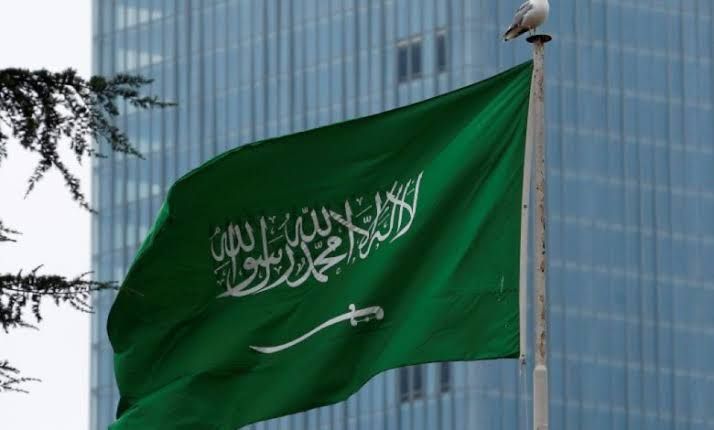 تفاصيل غرامة 50 ألف ريال بحق الوافد المتأخر عن المغادرة بعد انتهاء تأشيرة الدخول