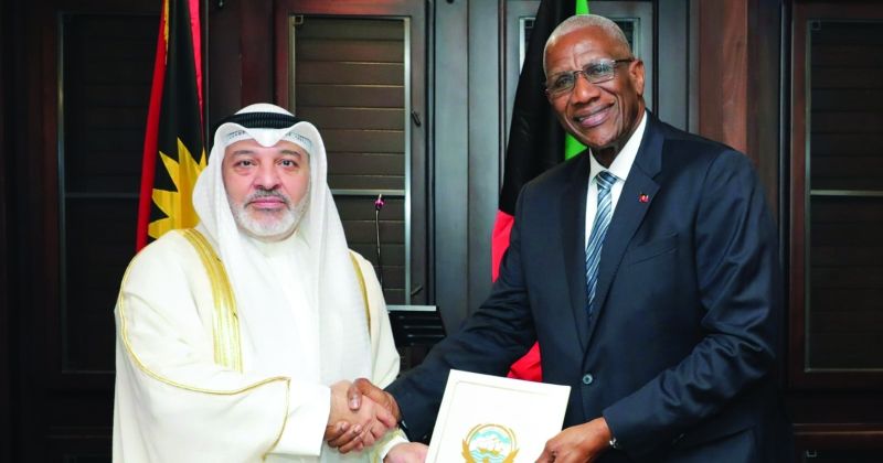 حاكم أنتغوا وبربودا يتسلّم من الأدغم أوراق اعتماده