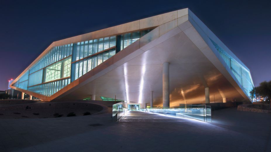 مكتبة قطر الوطنية تطلق أول محطة استعارة كتب خارجها في مدينة الخور