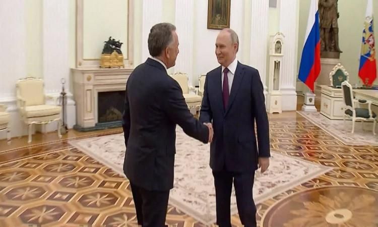 بوتين يؤكد استعداد روسيا إجراء مفاوضات “دون شروط مسبقة” مع أوكرانيا