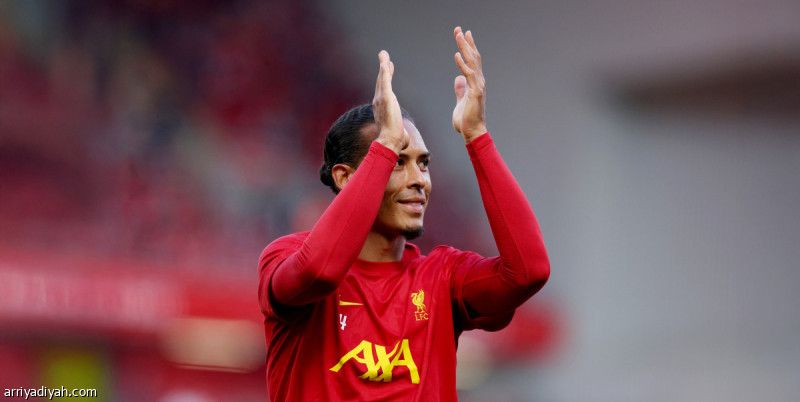 بعد 19 لقبا.. فان دايك يكسر احتكار البريطانيين