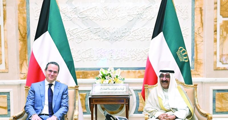 الأمير يستقبل الرئيس التنفيذي لـ «شل» العالمية