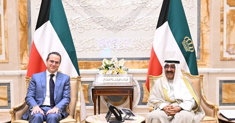 سمو الأمير يستقبل الرئيس التنفيذي لشركة «شل» ورئيس مجموعة شركات شل بمناسبة زيارتهما للبلاد