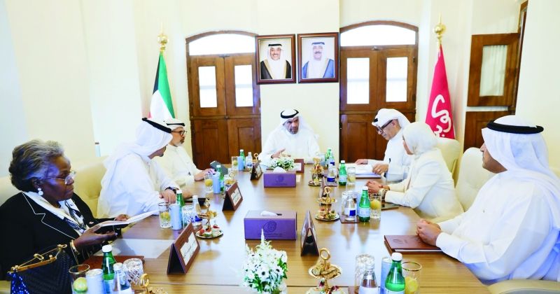 اليحيا مترئساً اجتماع مجلس إدارة المعهد