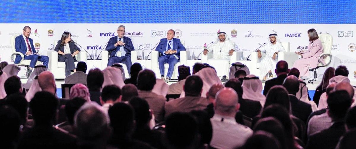 700 خبير من 100 دولة بمؤتمر مراقبي الحركة الجوية