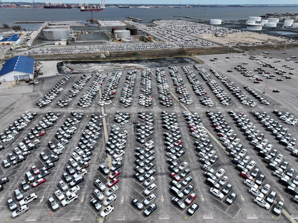 ترامب يخفف الرسوم الجمركية قبيل زيارته إلى ميشيغان لدعم صناعة السيارات الأمريكية