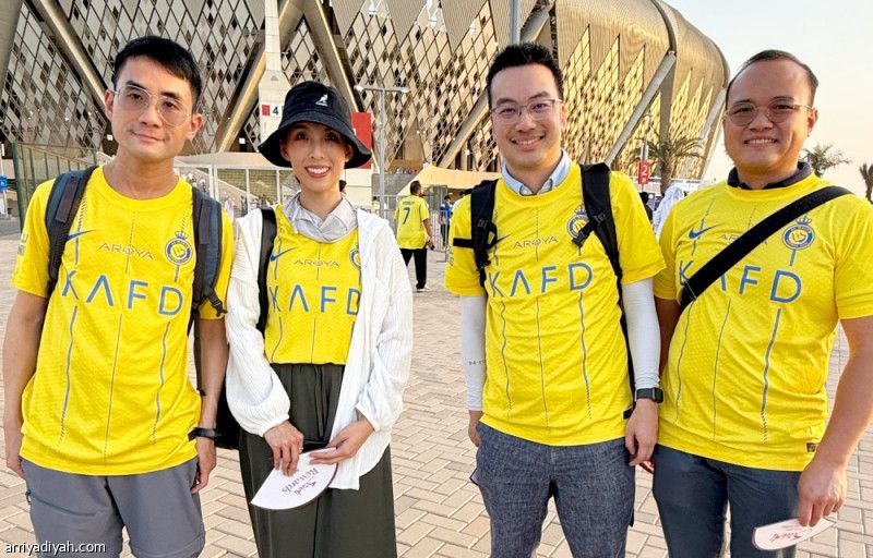 رباعي هونج كونج خلف النصر