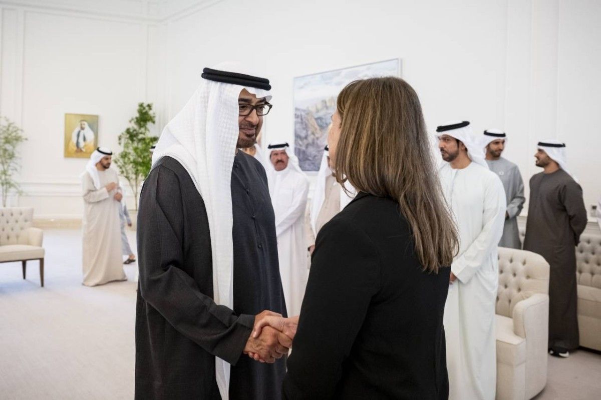 رئيس الدولة: تعاون أفراد المجتمع وإيجابيتهم جزء أساسي في إنجاح البرامج التنموية