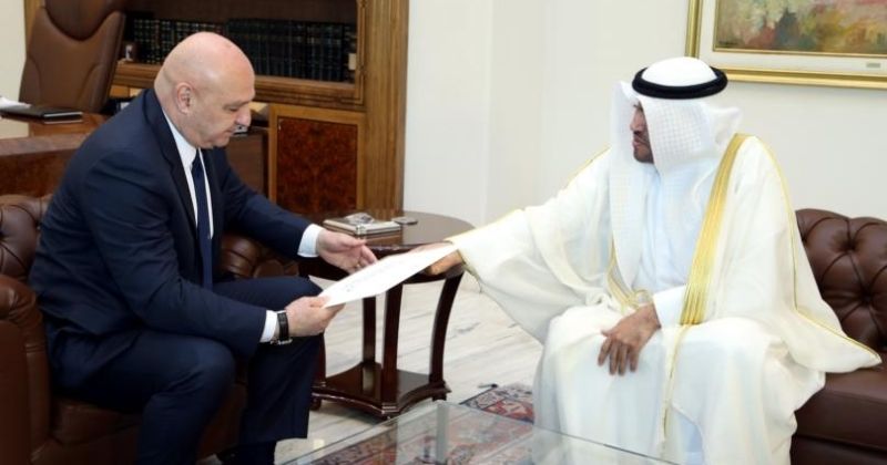 الرئيس اللبناني يتسلم دعوة رسمية لزيارة الكويت في مايو المقبل