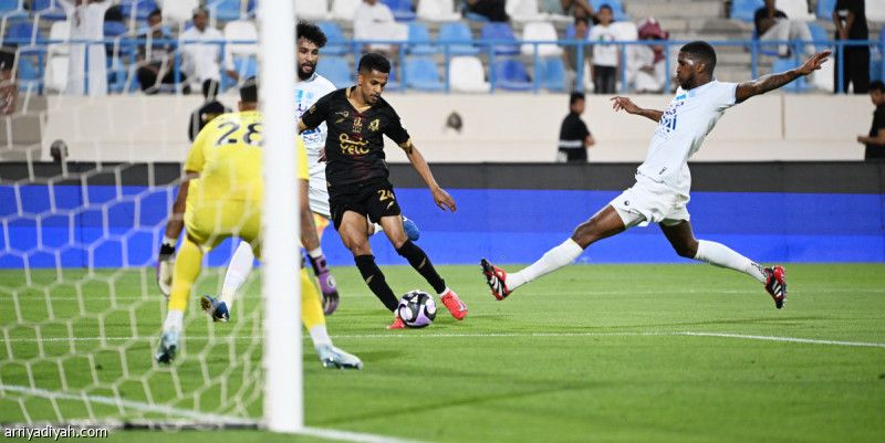 الوحدة يعيد الأخدود إلى دائرة الخطر