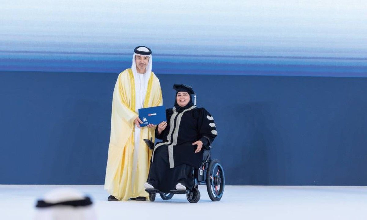 برعاية رئيس الدولة..هزاع بن زايد يشهد تخريج الدفعة الـ44 من طلبة جامعة الإمارات