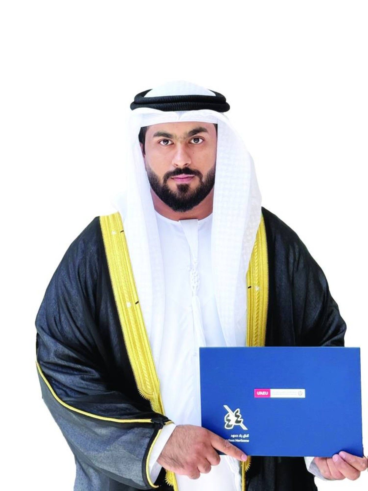 خريجو جامعة الإمارات: نعاهد الوطن على العمل الجاد بالعلم والمعرفة