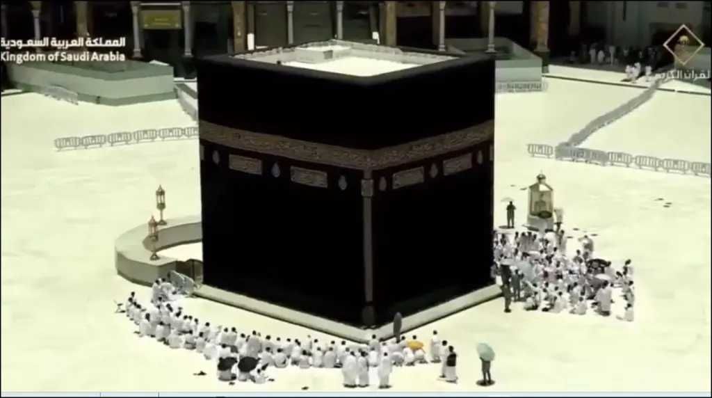 هل تم إفراغ الحرم من المعتمرين؟ حقيقة فيديو خلو الكعبة من المصلين قبل الحج 2025