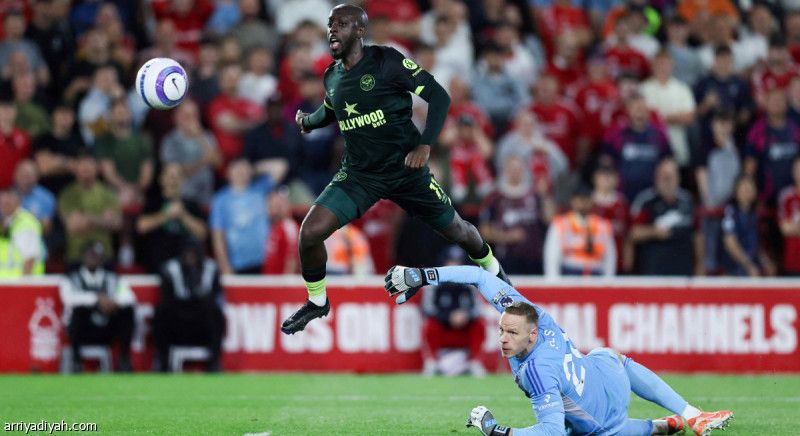 نوتنجهام يتعثر أمام برنتفورد