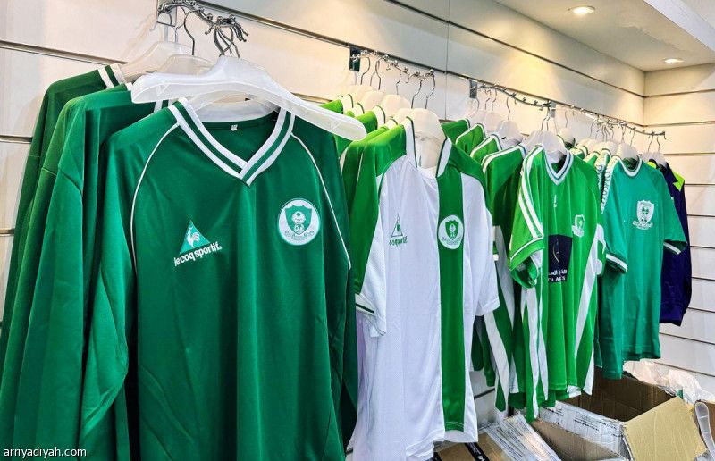 خارج الملعب.. إيبانيز ينافس مهاجمي الأهلي