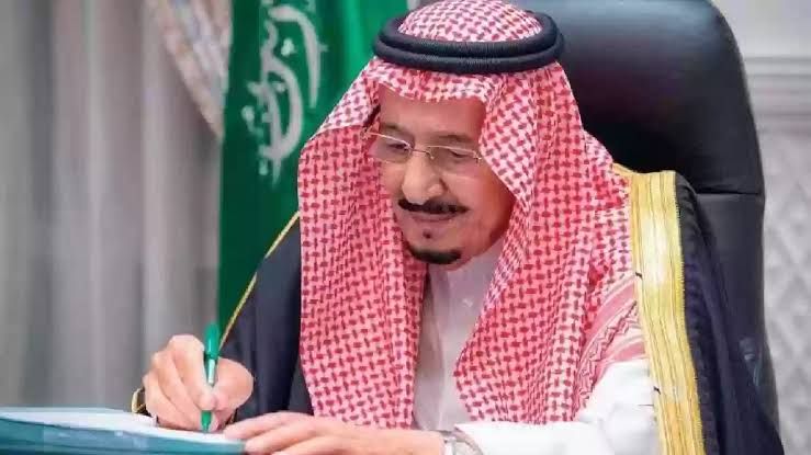 قرارات خادم الحرمين الشريفين بشأن إلغاء نظام الكفالة للعاملين واستبدالها بنظام جديد