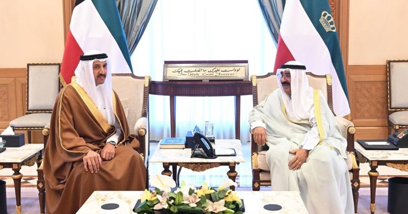سمو الأمير يستقبل وزير المواصلات والاتصالات البحريني