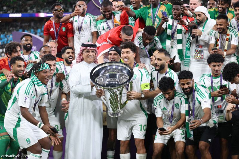 الأهلي.. حافلة مكشوفة تزف أبطال آسيا في جدة