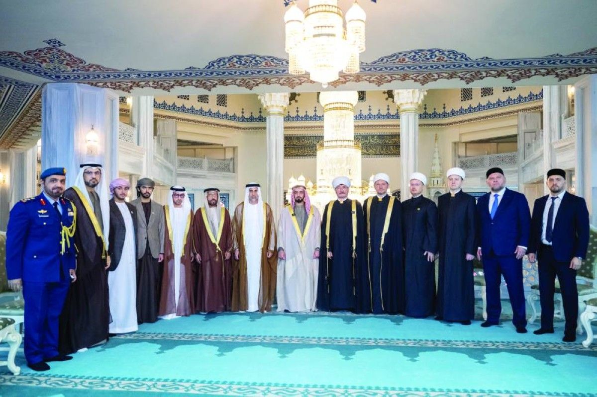 سيف بن زايد يشهد في موسكو ندوة «دور الأسرة في تمكين المجتمع»