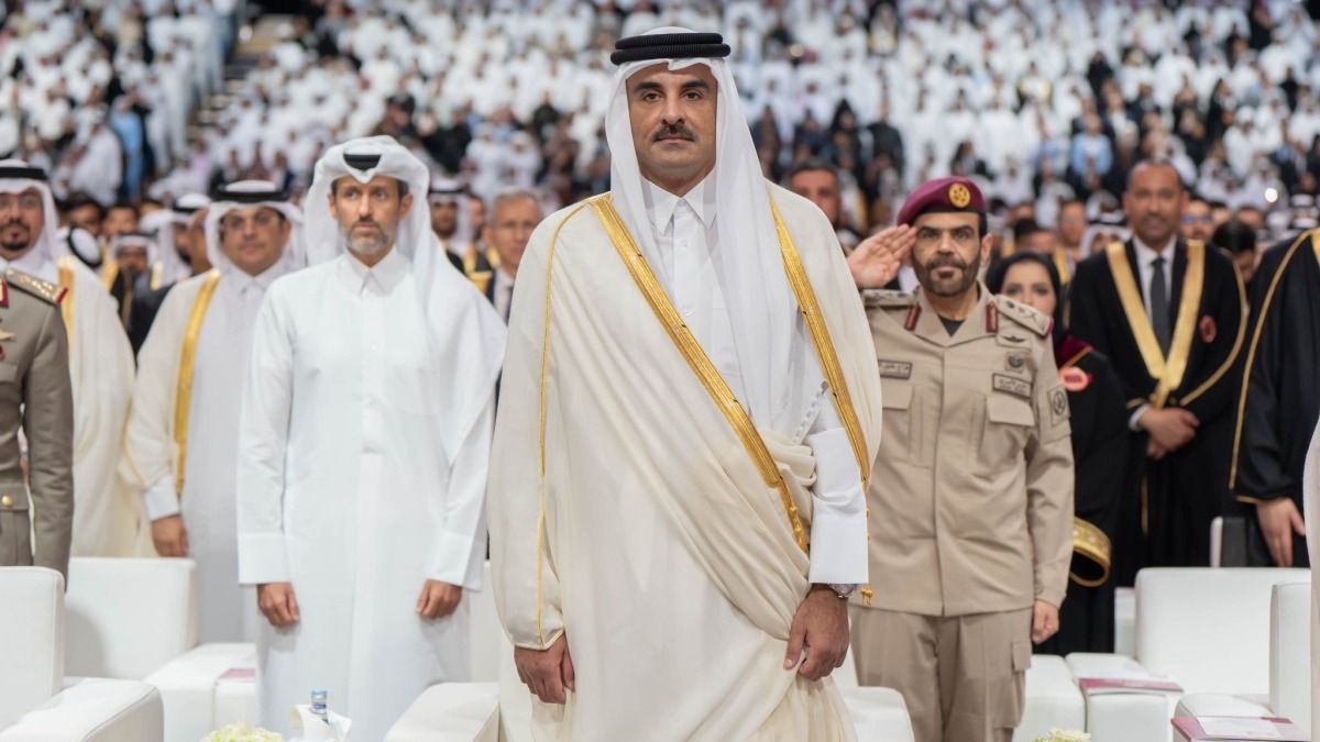 سمو الأمير يرعى حفل تخريج طلاب جامعة قطر