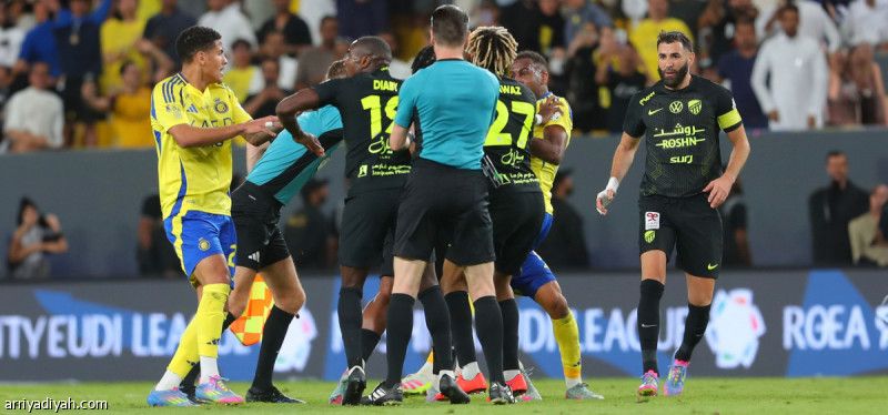 أحداث «الكلاسيكو».. بدأت بهجمة ديابي وانتهت بـ 3 بطاقات