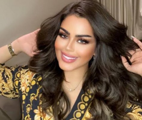 مشهورة السعودية تفجر مفاجأة مدوية عن الدتها وكيف كانت تتم معاشرتهما في غرفة النوم