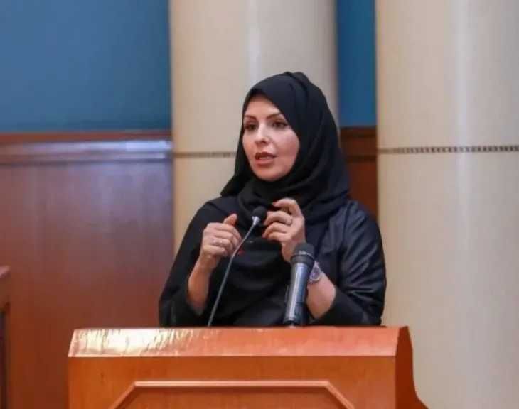 من هي الدكتورة إيناس العيسى التي أمر الملك سلمان بتعيينها نائبًا لوزير التعليم السعودي؟