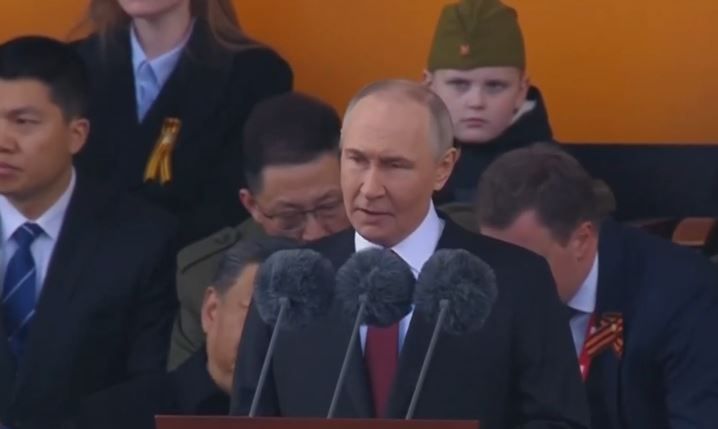 بوتين في الذكرى الـ “80 لعيد النصر”: روسيا قوة عالمية غير قابلة للهزيمة