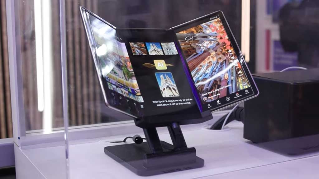 تسريبات حول هاتف سامسونج القابل للطي ثلاث مرات.. مواصفات مميزة