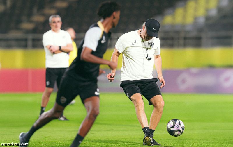 منافسو الاتحاد.. 6 نقاط تقتل أمل الهلال.. وانتصار وحيد يطيح بالأهلي والنصر