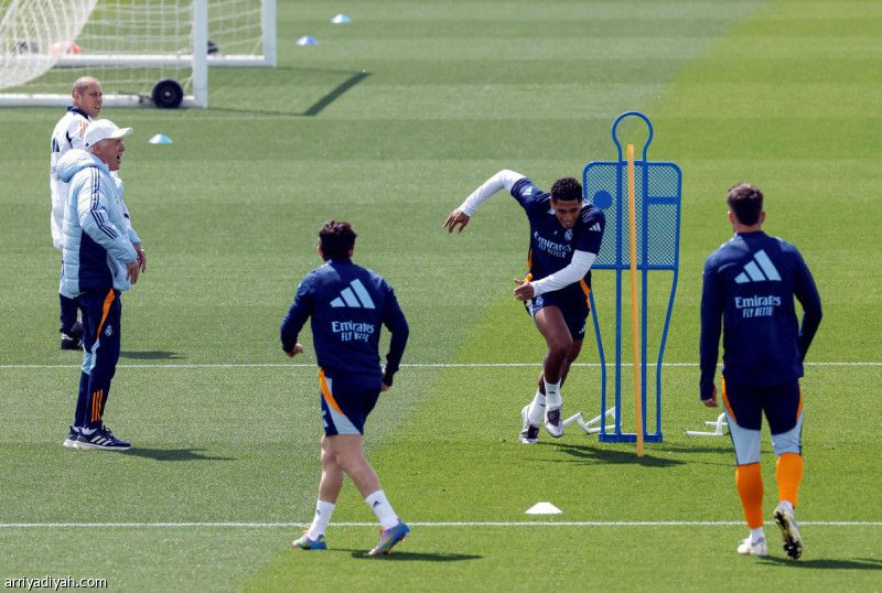 قبل المشهد الأخير.. أنشيلوتي ينحني بمواجهة برشلونة