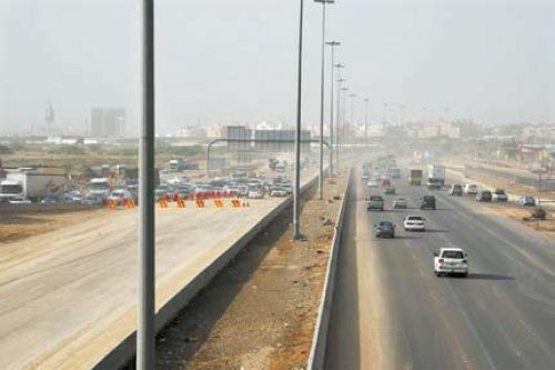 السعودية تقر رسوم على أي سيارة تستخدم هذة الطرق من السابعة صباحاً حتى السادسة مساءً